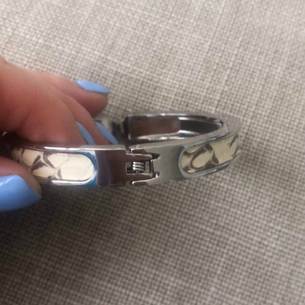 Stella and dot cuff bracelet - Picture 4 of 8